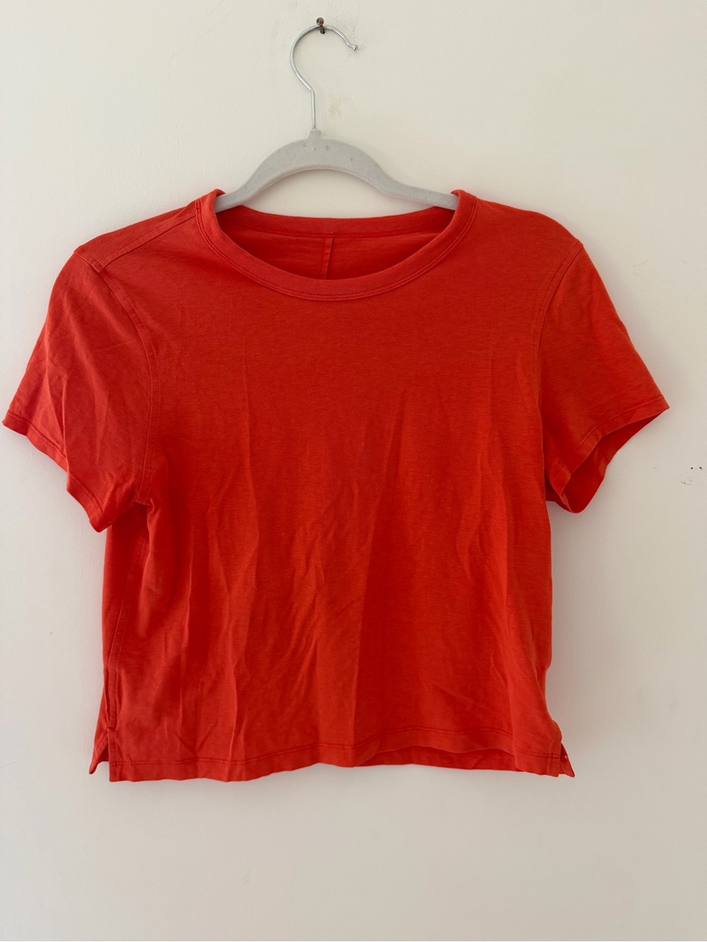 Classic Short-Sleeve Crewneck Top in Red
